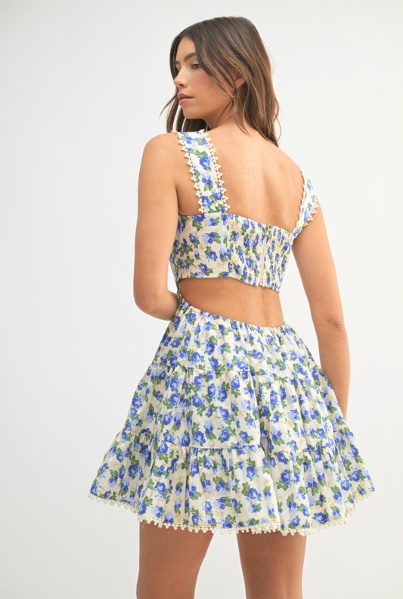 Short Floral Dress – Freshness and Style