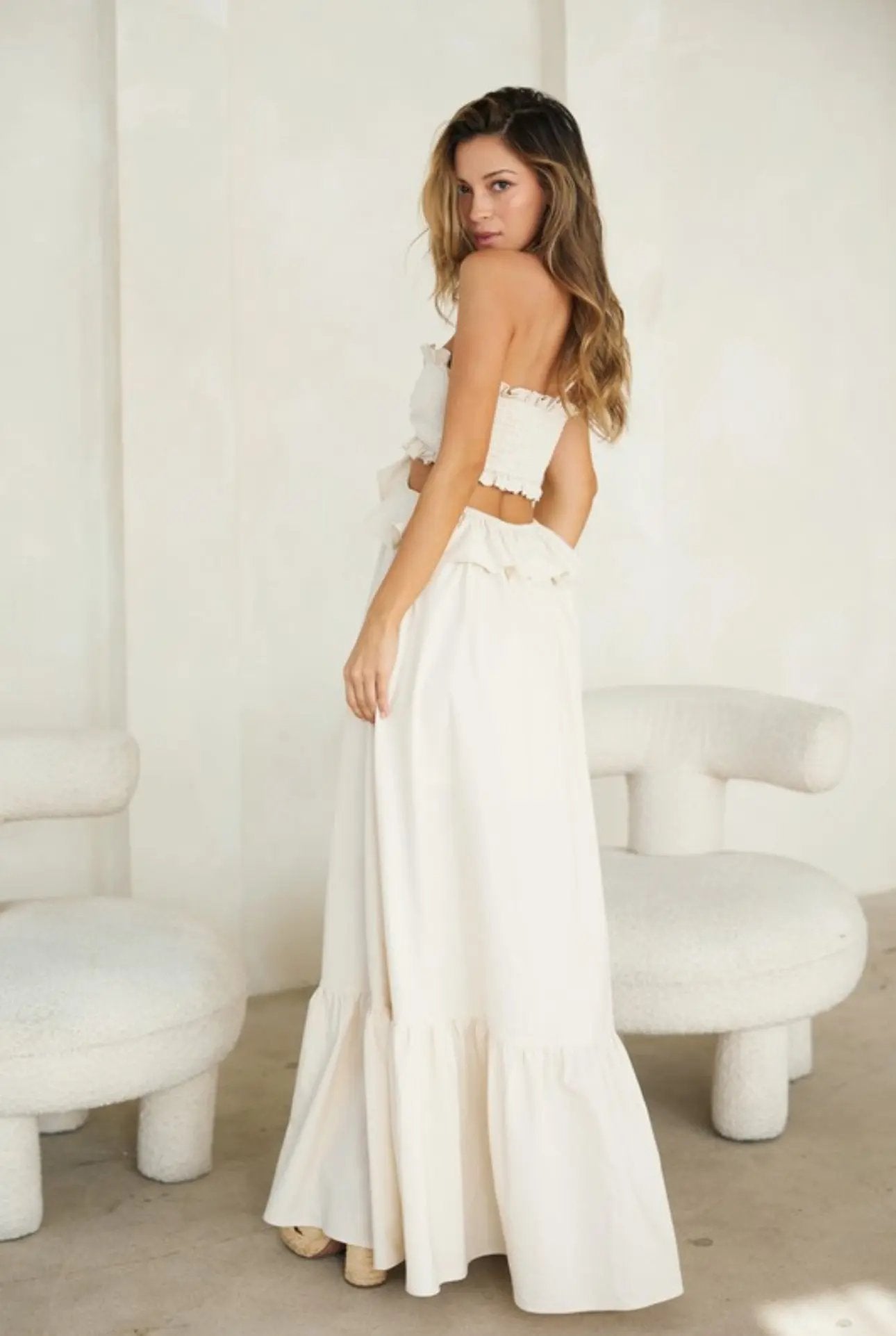 Vestido Maxi con Cut Out y Volantes – Halter Daya's Shop