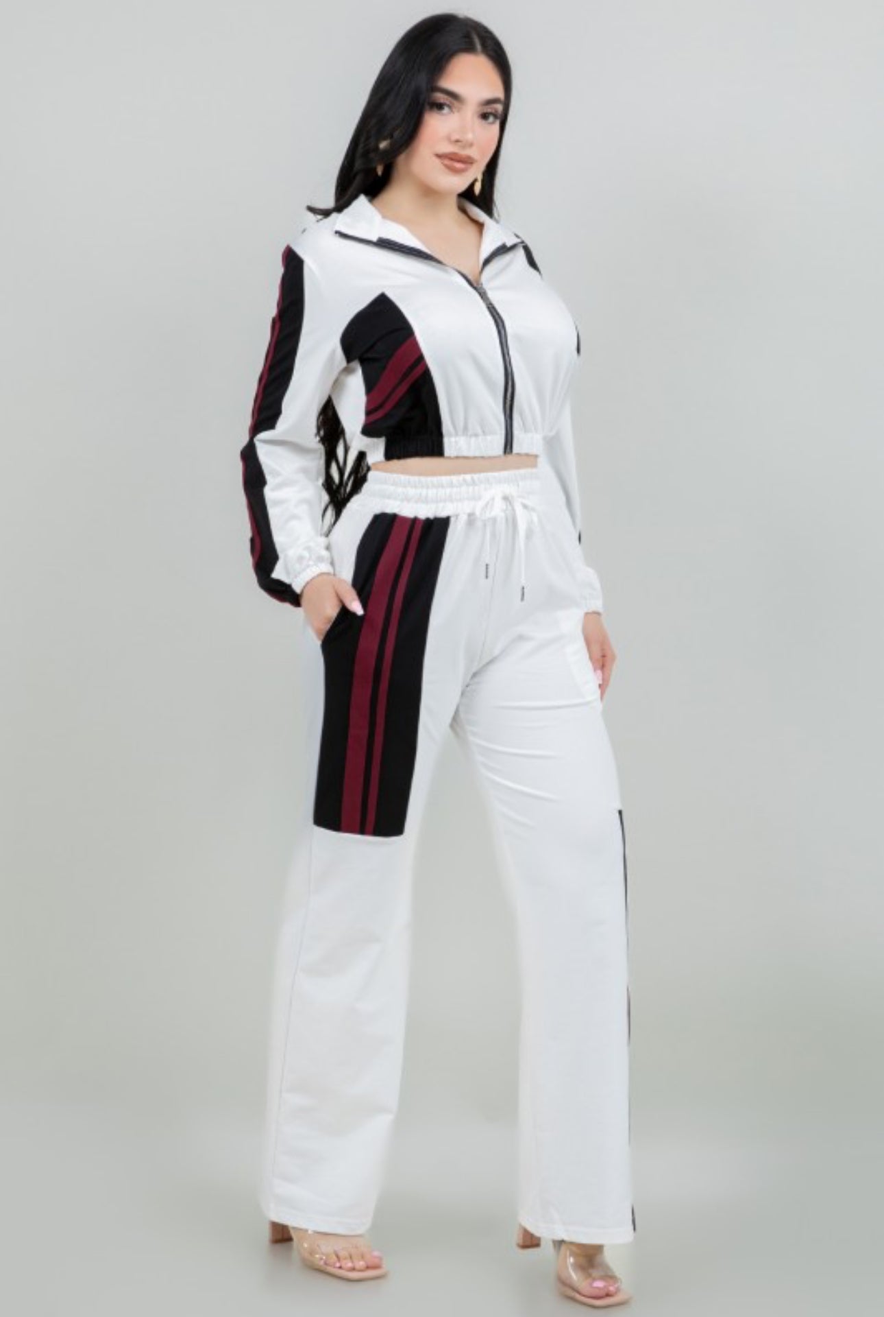 Set Viajero Blanco con detalles negro y rojo Daya's Shop