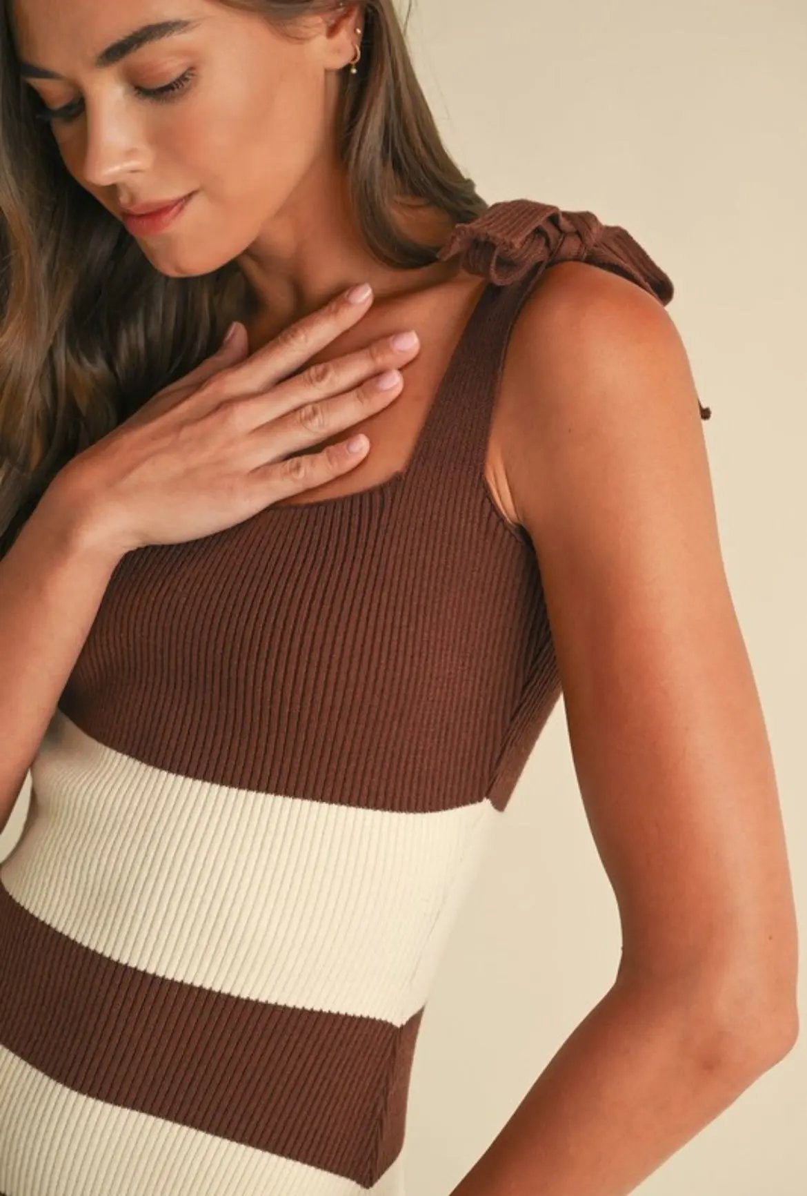 Vestido Midi de Rayas con Lazos – Encanto Femenino Daya's Shop