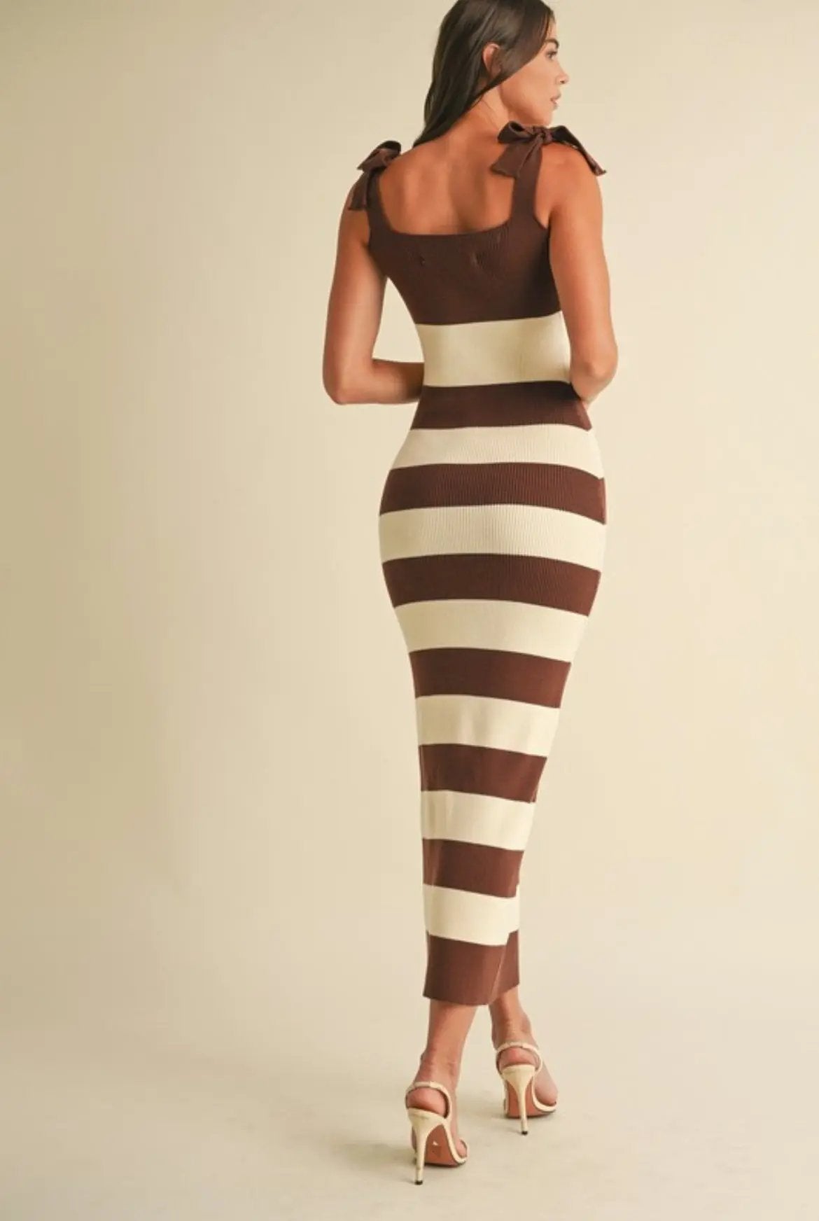 Vestido Midi de Rayas con Lazos – Encanto Femenino Daya's Shop