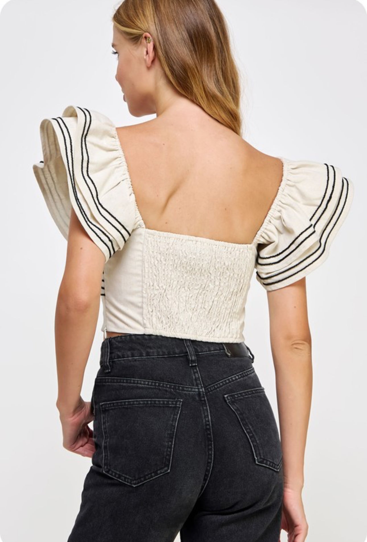 Linen Crop Top with Ruffles – Natural Freshness
